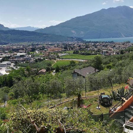 Lake & Castle View Apartment Riva del Garda Exterior foto