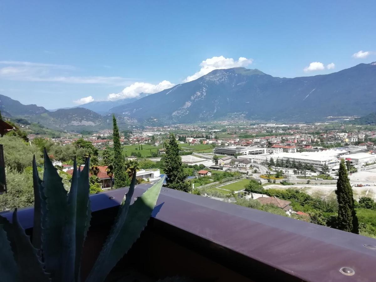 Lake & Castle View Apartment Riva del Garda Exterior foto